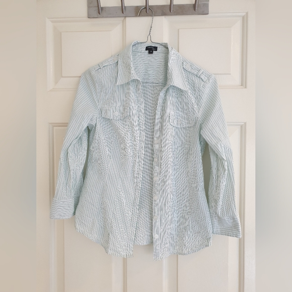 BNWOT Womens Size 6 Long Sleeve adjustable business shirt, striped, button up. - Picture 2 of 12